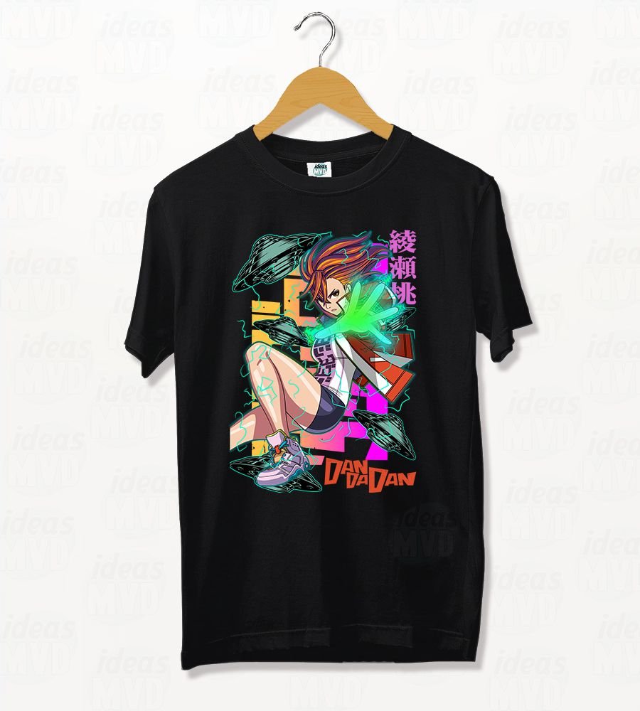 Remera Dandadan Momo Ayase 01 (Negra)